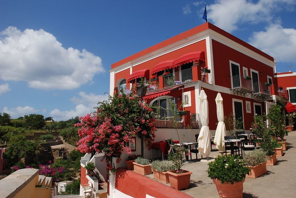 Hotel Villa Iulia Ventotene Exterior photo